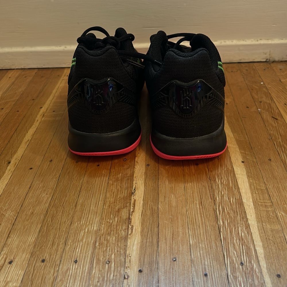 Kyrie flytrap 2 - Picture 4 of 5